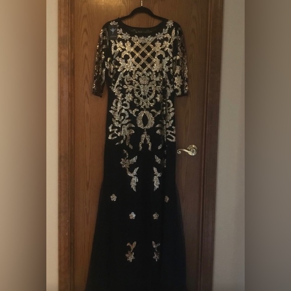 Vision for Innovation Black & Gold Sequined Gown - Picture 3 of 4